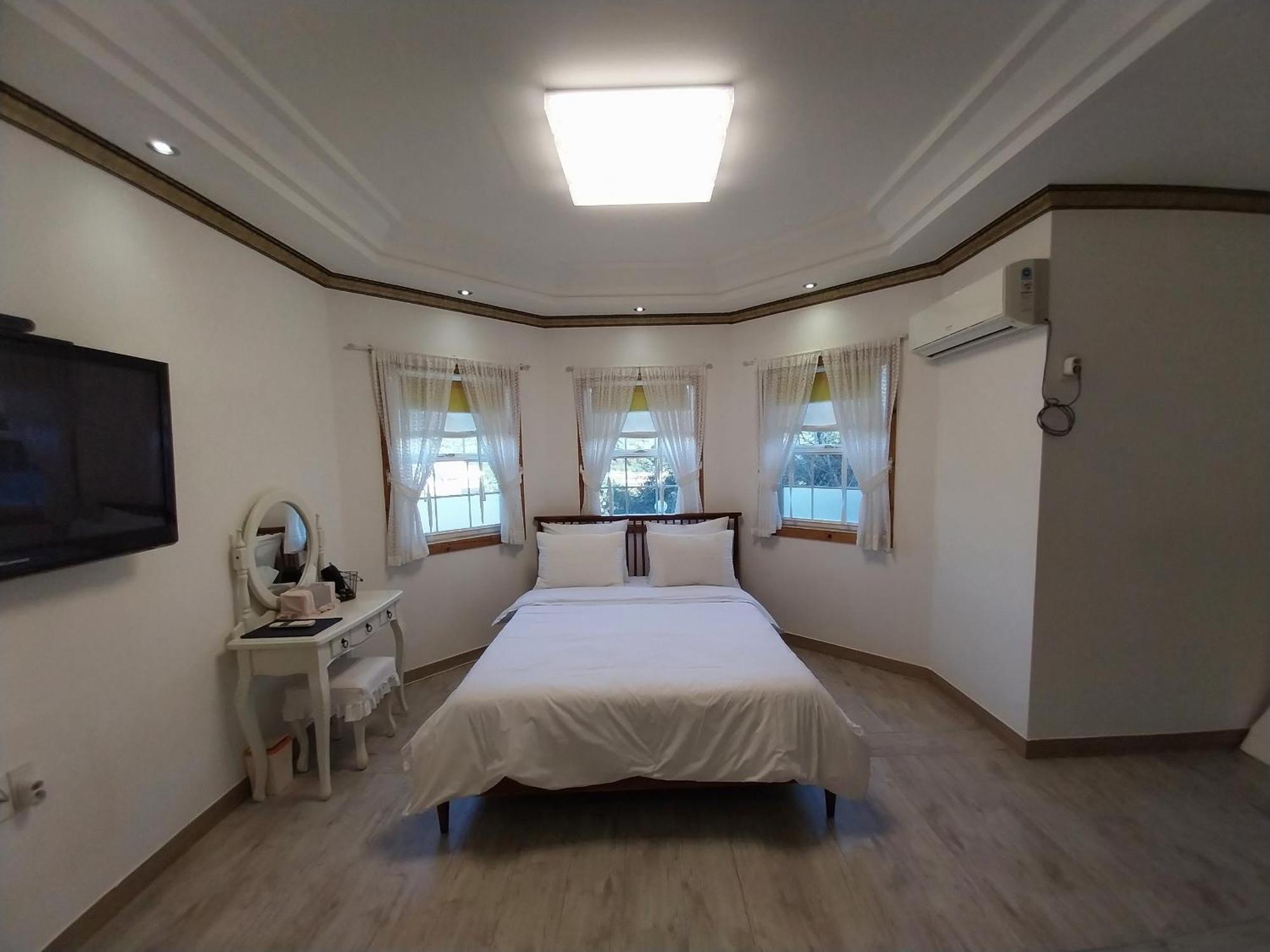 Another World Pension Gyeongju Exterior photo